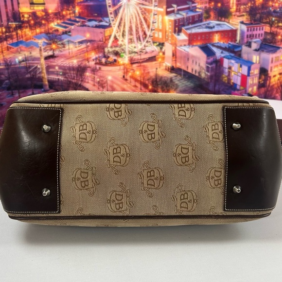 Dooney and Bourke Large shoulder bag - Picture 16 of 17